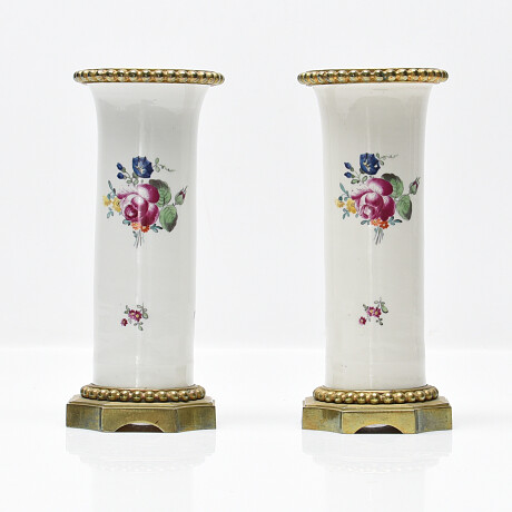 Vases a couple of early 20th century Vaser ett par 1900-talets början