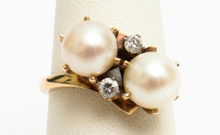 Vintage 14K Yellow Gold Pearl & Diamond Ring