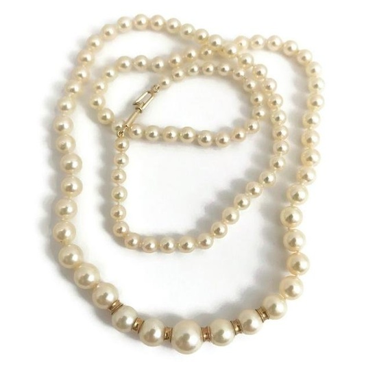 Vintage Graduated White Pearl Necklace 18K Yellow Gold, 20 Inches, 3.5 - 7.3 mm