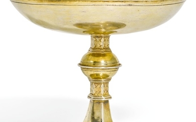 A CONTIENTAL SILVER-GILT AND ENAMEL TAZZA, APPARENTLY UNMARKED, PROBABLY SWISS, 16TH CENTURY