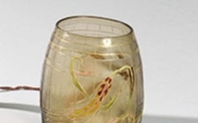 EMILE GALLE (1846 1904) Vase tonneau en verre fumé…