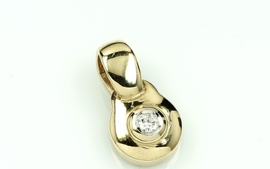 14 kt gold clip pendant with brilliant...