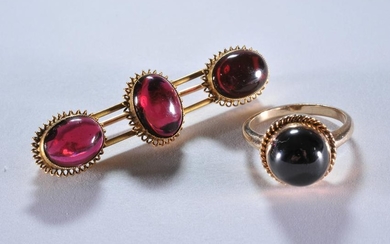 15k yellow gold and garnet cabochon matching brooch and