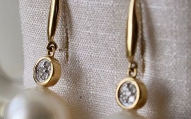 18 kt. White gold, Yellow gold - Earrings Diamonds and South Sea pearls ca. 11.8 mm