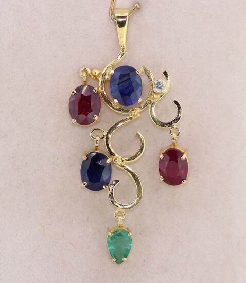 18 kt. Yellow gold - Pendant - 4.50 ct Sapphire - Diamonds, Emerald, Ruby