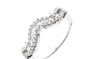 18ct white gold diamond set dress ring
