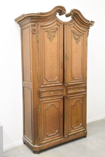 18th century carved oak furniture from Namur (4...