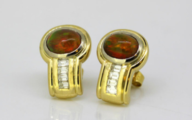 18 kt. Yellow gold - Earrings Opal - Diamonds