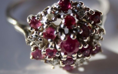 14 kt. White gold - Ring - 0.70 ct natural Ruby and- Diamonds