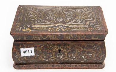 A 19TH CENTURY FRENCH GILT AND SILVER INLAY JEWELLERY BOX (LOSSES TO VENEER ON TOP BACK CORNERS)