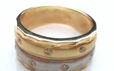 14K Gold ring set with diamonds 0.15...