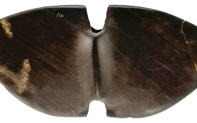 5 1/2" Doublenotched Winged Bannerstone. Ex-Don Lewis