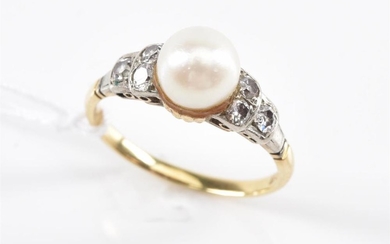 A CULTURED PEARL (6.6mm) AND DIAMOND RING IN 18CT GOLD, SIZE L