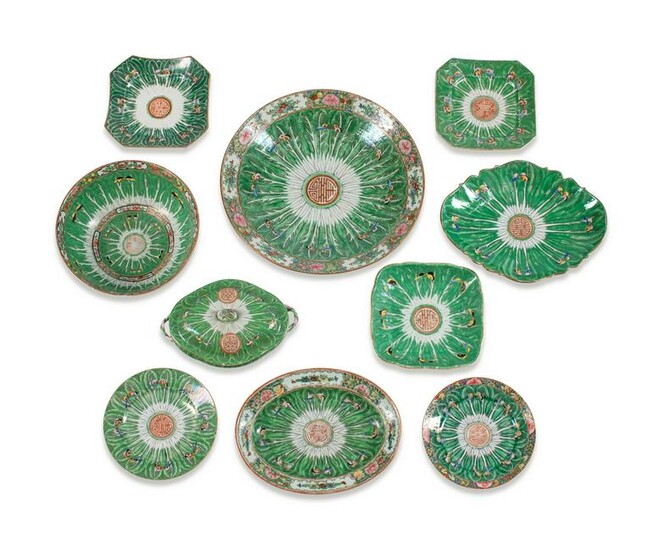 A Chinese Export Porcelain Cabbage Leaf Pattern Assembl
