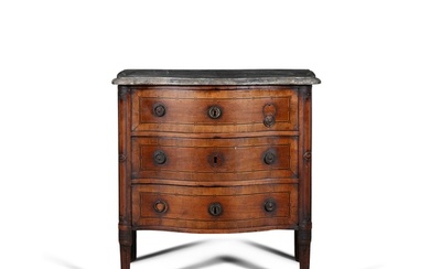 A FRENCH MAHOGANY AND TULIPWOOD SMALL SERPENTINE COMMODE, 18...