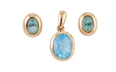 A PAIR OF BLUE TOPAZ EARSTUDS AND A PENDANT
