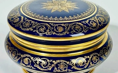 A SEVRES STYLE BOX AND COVER
