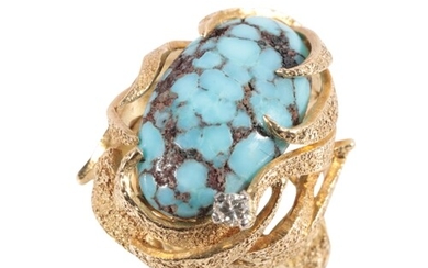 A TURQUOISE AND DIAMOND DRESS RING the turquoise with limoni...