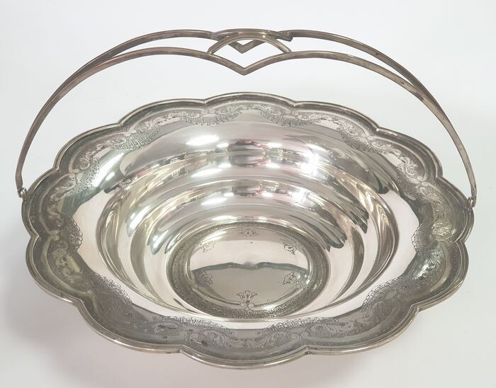 A basket silver - .833 silver - Europe - Mid 20th century