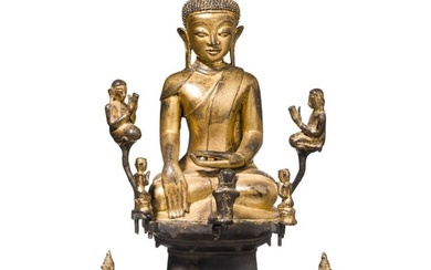 A gilt and lacquered Burmese Buddha figurine, 17th/18th century