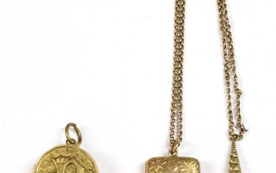 A gilt metal oval 'Regard' locket