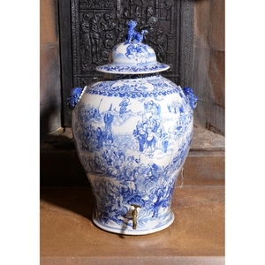 A large Chinese blue and white cistern and cover