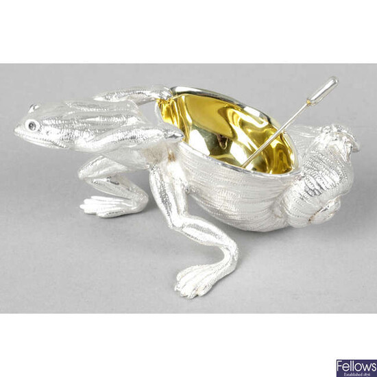A novelty silver open salt modelled as a frog and shell.