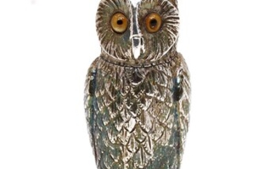 A novelty silver pepperette in the form of an owl