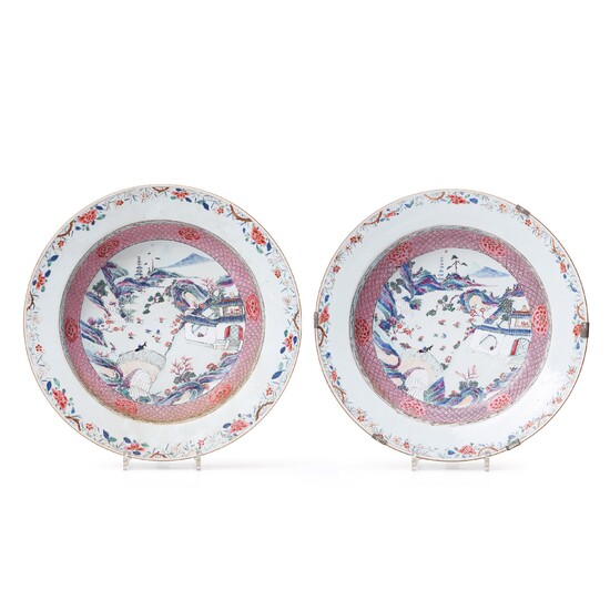 A pair of famille rose dishes, Qing dynasty, Yongzheng (1723-35).