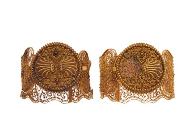 A pair of very fine mid 19th century high carat gold Chinese...