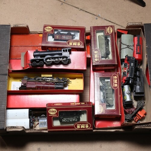 A quantity of Vintage diecast model railway locomotives and ...
