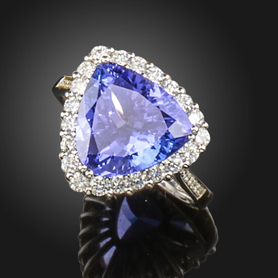 A tanzanite and diamond cluster ring