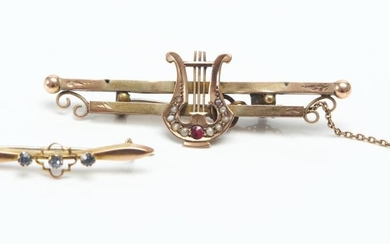 AN ANTIQUE SEED PEARL AND RUBY BAR BROOCH IN 9CT GOLD, FEATURING A LYRE (LENGTH 57MM), TOGETHER WITH A BLUE PASTE BAR BROOCH IN 9CT...