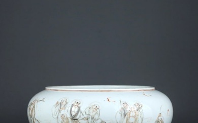 An exquisite vase with blue, white, alum and red gold and dragon patterns on a yellow ground