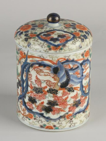 Antique Japanese Imari porcelain pot with lid with