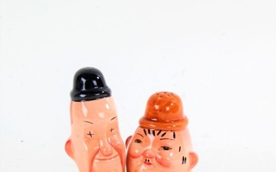 Beswick novelty salt and pepper pot, in the form of Laurel and Hardy, on stand (3)