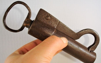 Cannon Lock + Key-Germany - Iron (cast/wrought) - 17th century