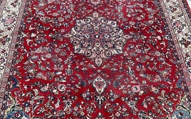 Carpets: 20th cent. Persian wool Hamadan Mahal. Approx. 13ft....