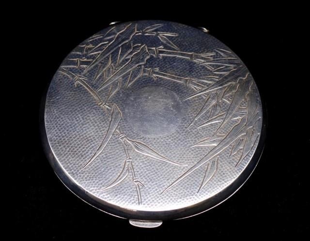 Chinese Export silver compact with pin hammering and engrave...