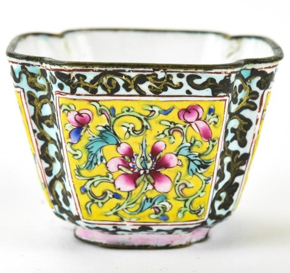 Chinese Hand Painted Enamel Cup