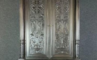 Collector's cabinet in blackened wood - Renaissance Style