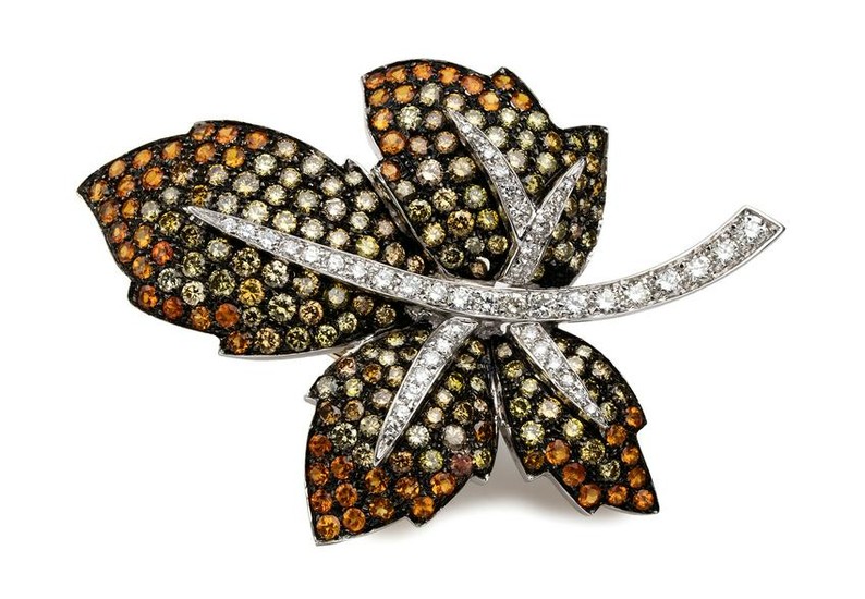 DIAMONDS AND WHITE GOLD LEAF BROOCH