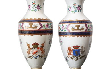 Dresden Porcelain - Coppia di vasi in porcellana, 19th/20° secolo