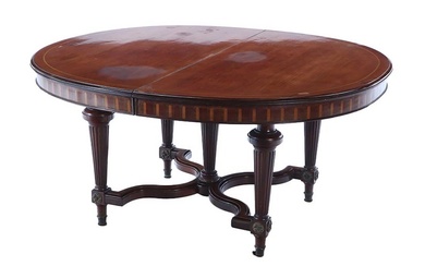 FRENCH MAHOGANY DINING TABLE C 1900 WITH INLAID SKIRT. TABLE...