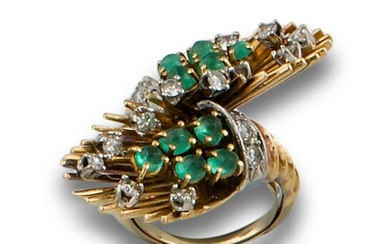 GOLD RING WITH EMERALD DIAMONDS