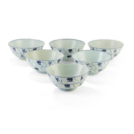 GROUP OF SIX BLUE AND WHITE BOWLS CIRCA 1816