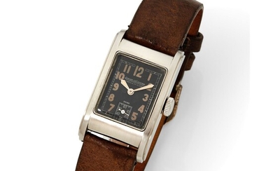 Jaeger-LeCoultre, années 30. Une belle et rare montre rectangulaire en acier, boîtier étanche à cliquets,...