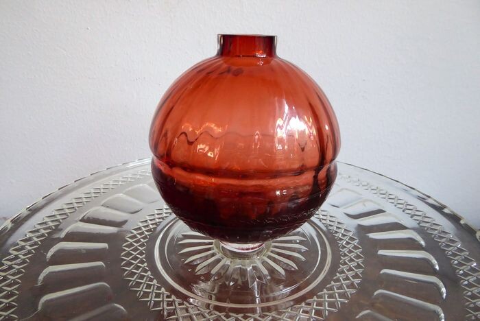 Jelena Popadic - Royal Leerdam Crystal - Orange vase, Jubilee vase 25 years Queen Beatrix (1) - Glass
