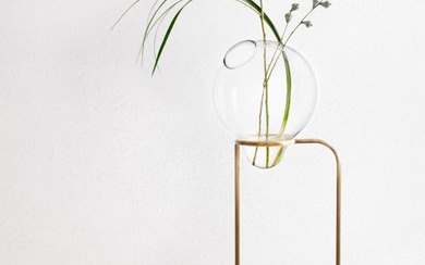 KANZ Kanz architetti - Flower pot - FUGU floor - Brass, Glass