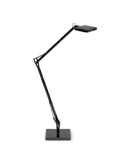 Kelvin table lamp, designed in 2009 | Lampe Kelvin, le modèle créé en 2009